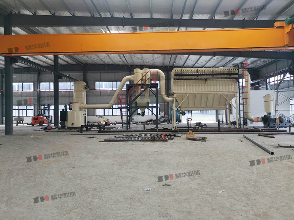 煅后焦辊压磨--内蒙古某生产现场